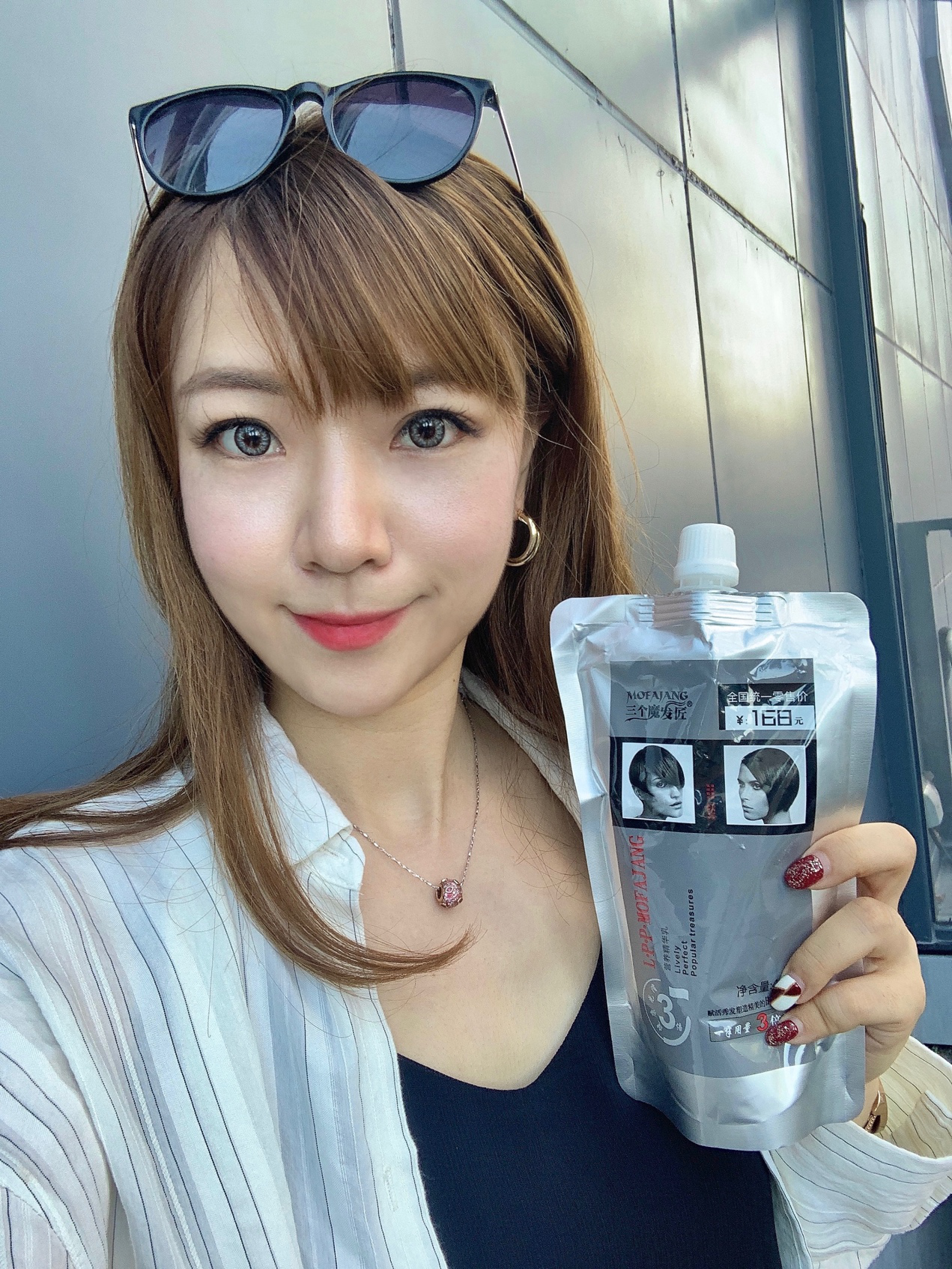 频繁烫染头发，发量却依然惊人，明星们是怎么做到的？